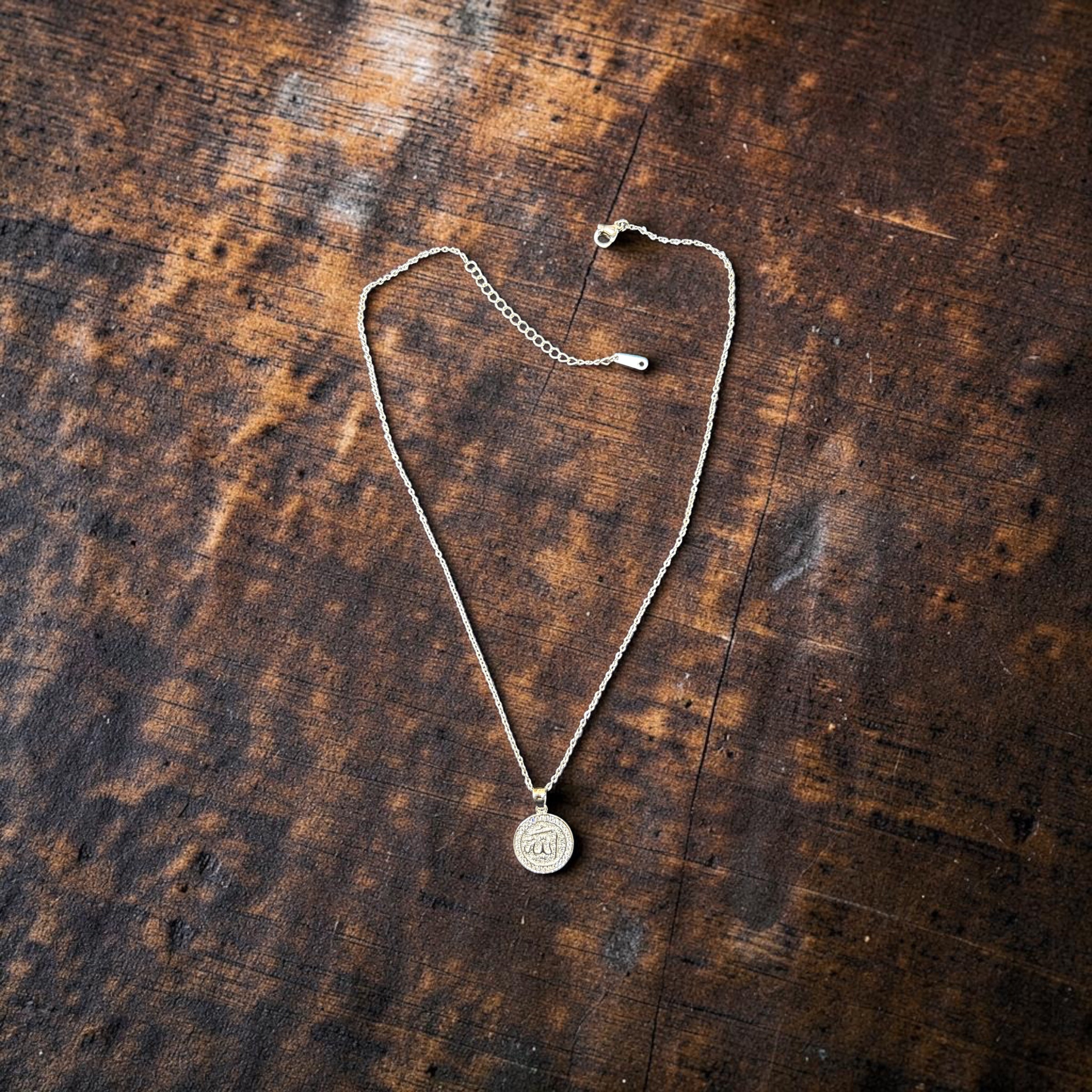 Hala-e-Noor Allah Pendant Necklace | Zarafshan by Zebaniyat